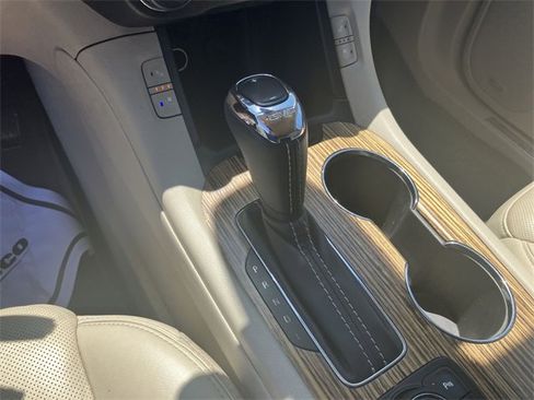 Used 2019 GMC Acadia Denali image 7