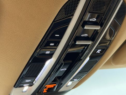 Used 2018 Porsche Panamera 4 AWD/4WD image 21