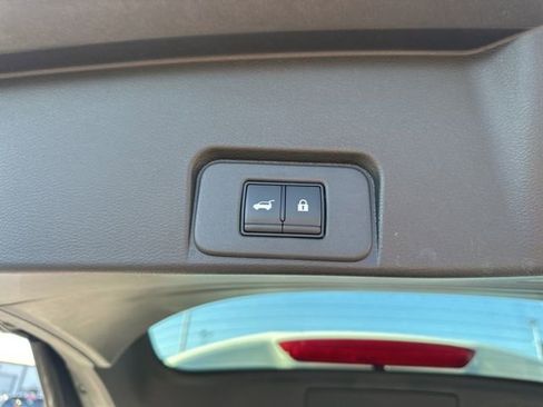 Used 2023 Nissan Rogue SL w/ SL Premium Package image 30