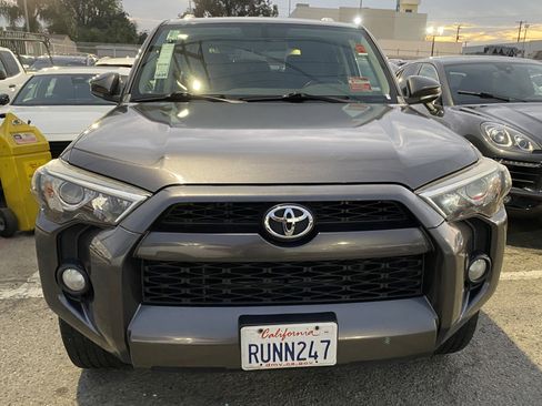 Used 2016 Toyota 4Runner SR5 image 3