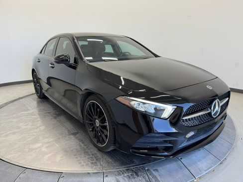 Used 2022 Mercedes-Benz A 220 image 1