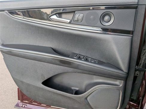 Certified 2022 Lincoln Nautilus Reserve w/ Equipment Group 201A image 15