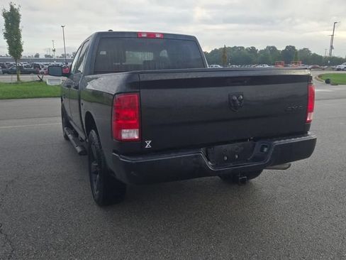 Used 2018 RAM 1500 Express w/ Black Ram 1500 Express Group AWD/4WD image 2