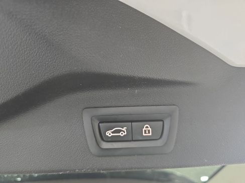 Used 2022 BMW X7 xDrive40i w/ Premium Package image 29