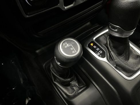 Used 2020 Jeep Wrangler Unlimited Sport S image 21