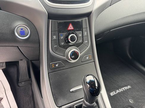 Used 2016 Hyundai Elantra Value Edition FWD image 11