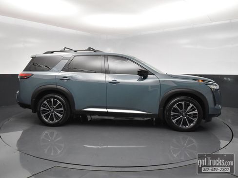 Used 2026 Nissan Pathfinder Platinum w/ Cargo Package FWD image 47