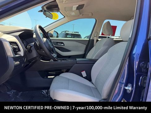 Used 2023 Nissan Rogue SV FWD image 12