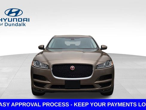 Used 2017 Jaguar F-PACE Premium image 3