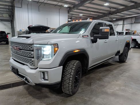 Used 2022 GMC Sierra 3500 Denali w/ Denali Ultimate Package image 6