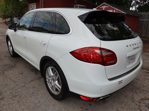 Used 2014 Porsche Cayenne S image 5