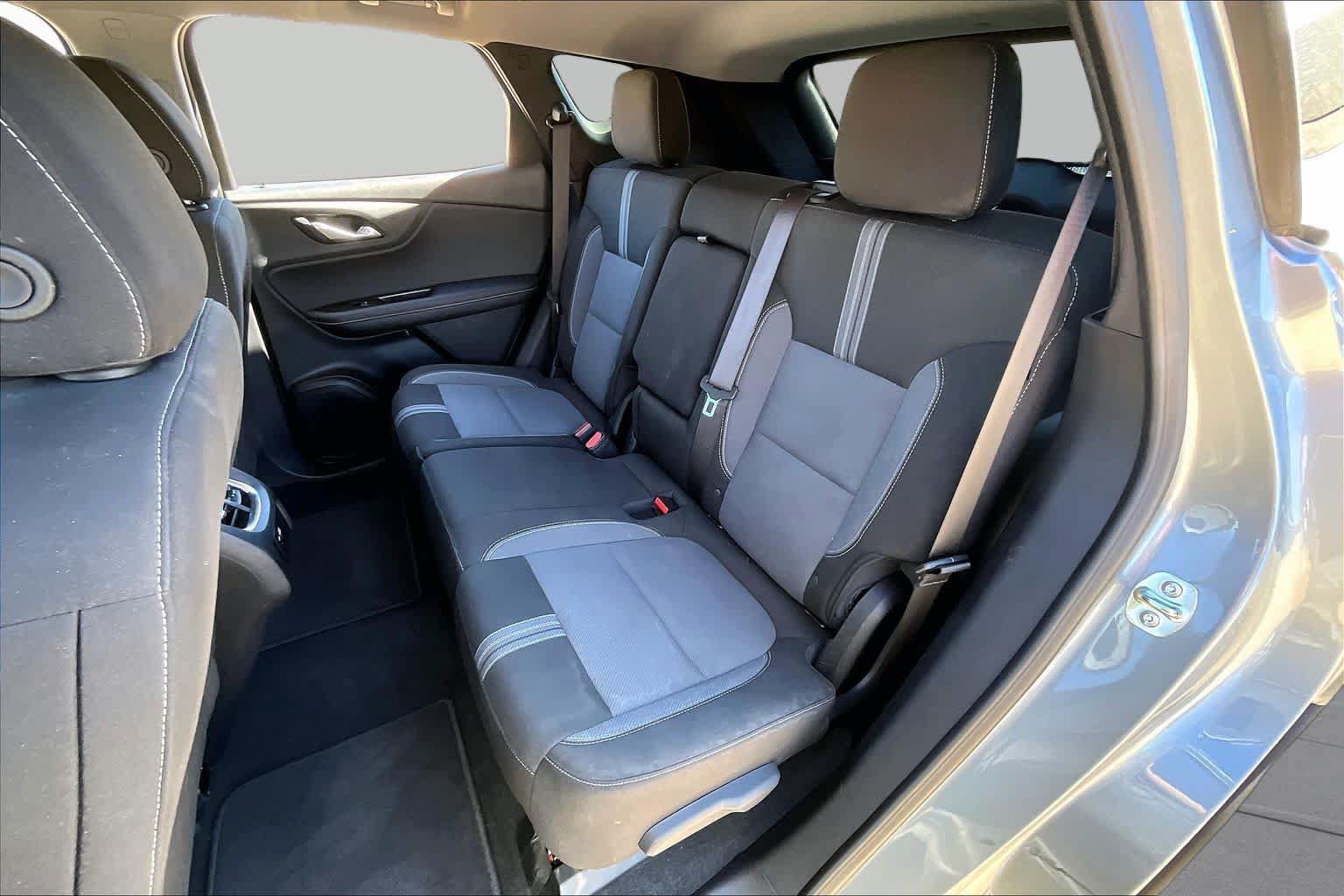 Used 2025 Chevrolet Blazer LT FWD image 18
