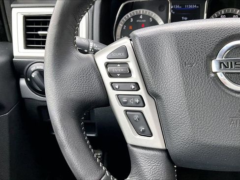 Used 2019 Nissan Titan PRO-4X image 27