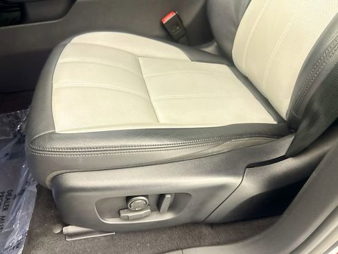 Used 2023 Land Rover Range Rover Evoque R-Dynamic S image 20