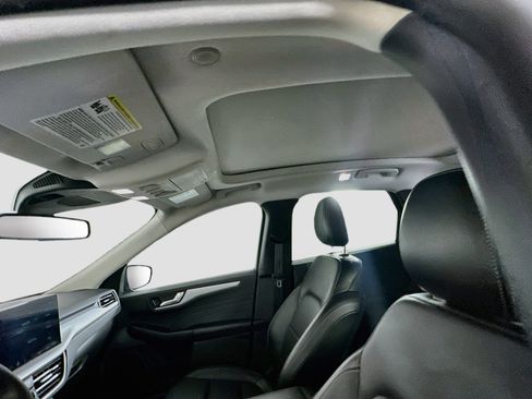 Used 2025 Ford Escape Platinum AWD/4WD image 26