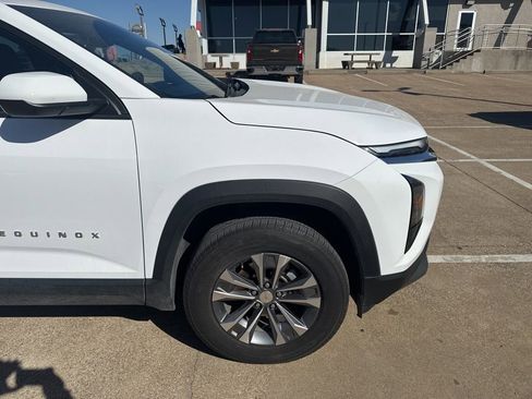 Used 2025 Chevrolet Equinox LT image 4