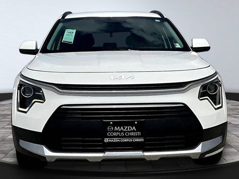 Used 2025 Kia Niro LX FWD image 3