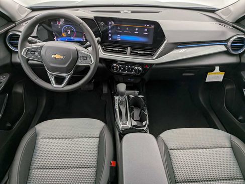 New 2026 Chevrolet Trax LT w/ Sunroof Package FWD image 16