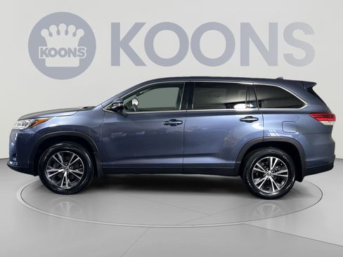 Used 2019 Toyota Highlander Plus AWD/4WD image 7