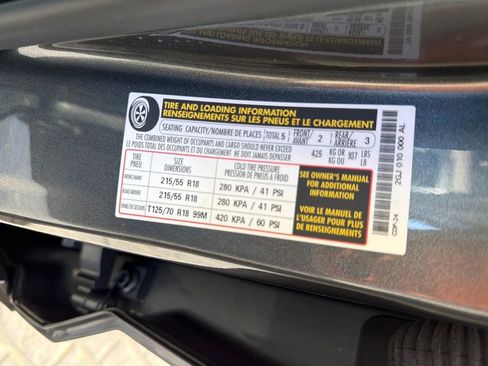 Certified 2025 Volkswagen Taos SE image 31