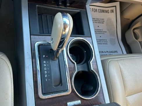 Used 2013 Ford Expedition EL XLT image 7