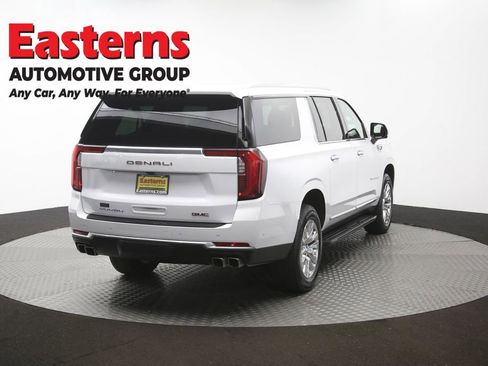 Used 2025 GMC Yukon XL Denali AWD/4WD image 42