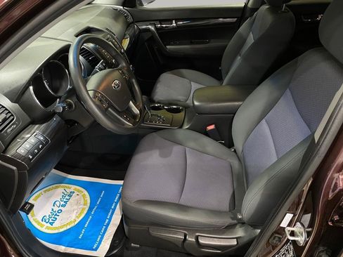 Used 2013 Kia Sorento LX w/ Convenience Pkg AWD/4WD image 9