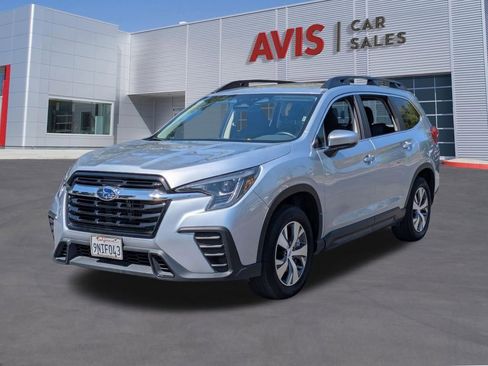 Used 2025 Subaru Ascent Premium AWD/4WD image 1