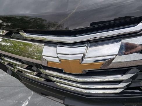 Used 2025 Chevrolet Equinox LT FWD image 9