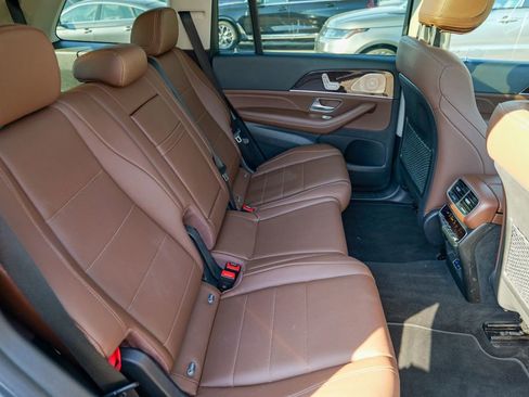 Used 2024 Mercedes-Benz GLS 450 4MATIC image 33