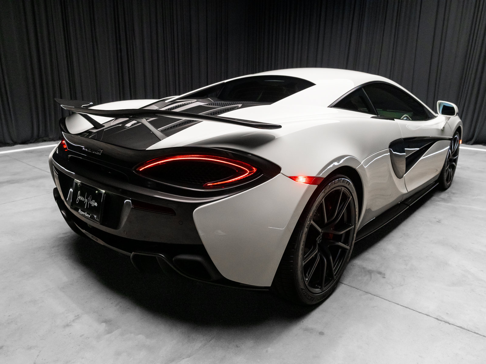Used 2016 McLaren 570S Coupe RWD image 16