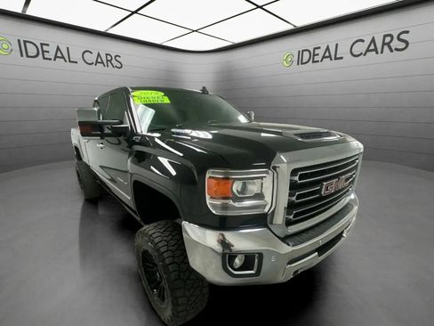 Used 2019 GMC Sierra 2500 SLT w/ Driver Alert Package AWD/4WD image 3