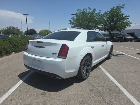 Used 2021 Chrysler 300 Touring w/ Sport Appearance Package RWD image 6