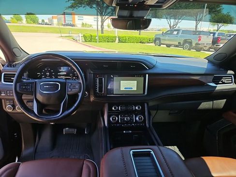Used 2023 GMC Yukon XL Denali Ultimate AWD/4WD image 21