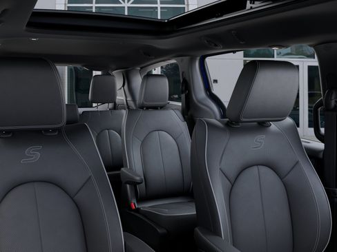 New 2026 Chrysler Pacifica Limited w/ S Appearance Package image 26