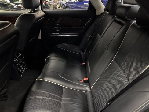 Used 2016 Jaguar XJ R-Sport image 42