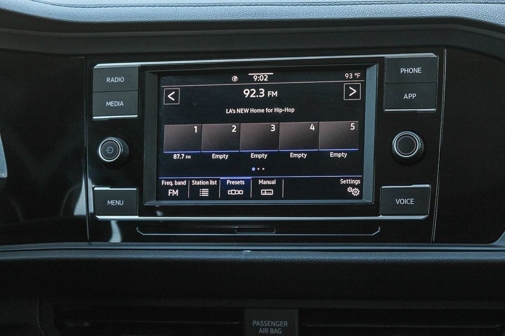 Used 2023 Volkswagen Jetta SE FWD image 15