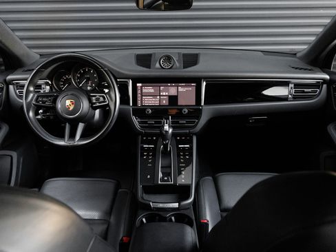 Certified 2023 Porsche Macan AWD/4WD image 16