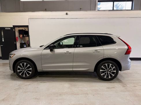 Used 2025 Volvo XC60 B5 Plus image 2