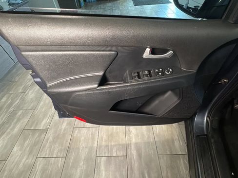Used 2016 Kia Sportage LX FWD image 25