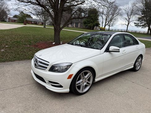 Used 2011 Mercedes-Benz C 300 Sport image 13