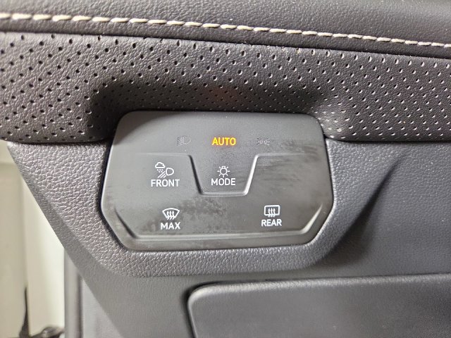 Used 2024 Volkswagen Atlas SE AWD/4WD image 30