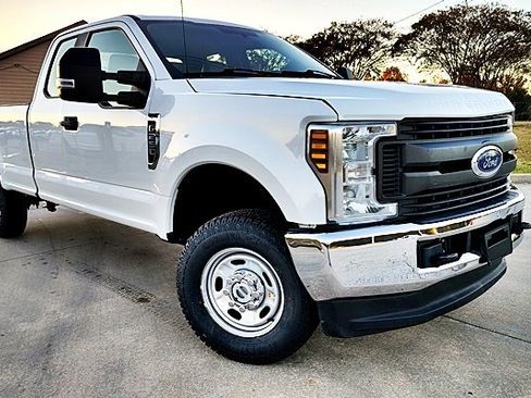Used 2019 Ford F250 XL w/ XL Value Package image 2