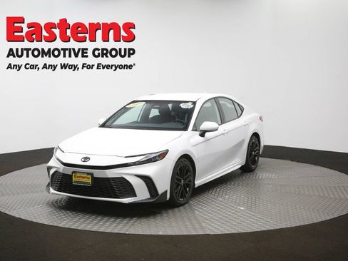 Used 2025 Toyota Camry SE w/ Convenience Package FWD image 54
