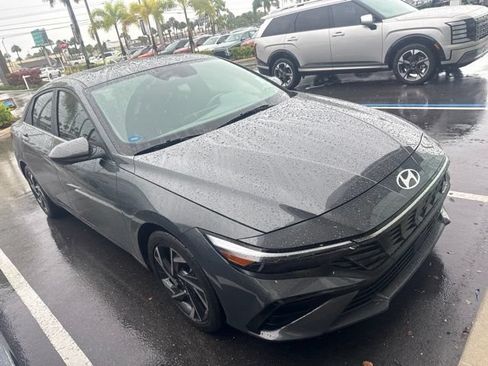 Used 2024 Hyundai Elantra SEL w/ Convenience Package FWD image 3