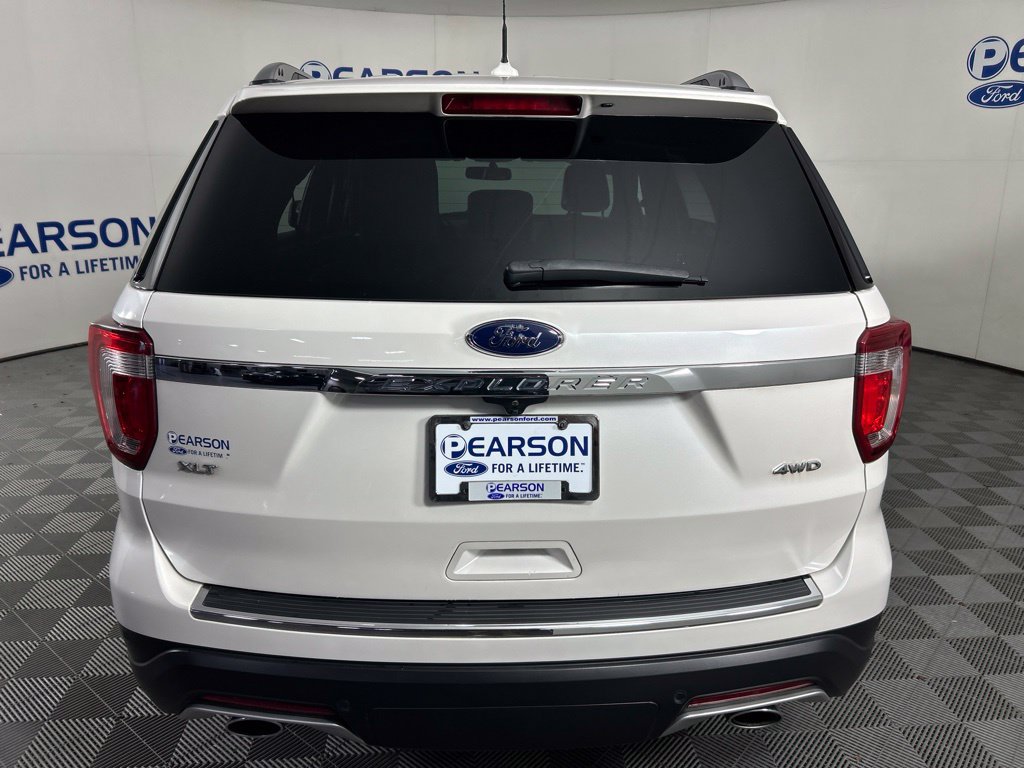 Used 2018 Ford Explorer XLT w/ Equipment Group 202A AWD/4WD image 8