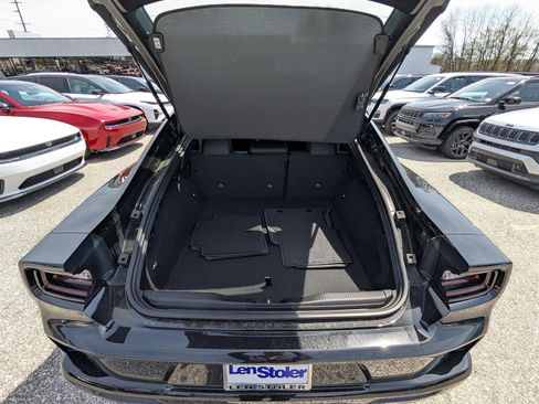 New 2025 Dodge Charger R/T w/ Quick Order Package 25M R/T image 9