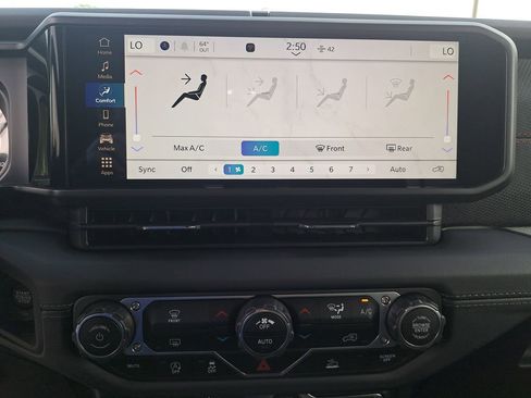 New 2025 Jeep Wrangler Unlimited Rubicon w/ Steel Bumper Group image 20