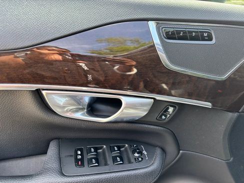 Used 2016 Volvo XC90 T6 Momentum AWD/4WD image 22