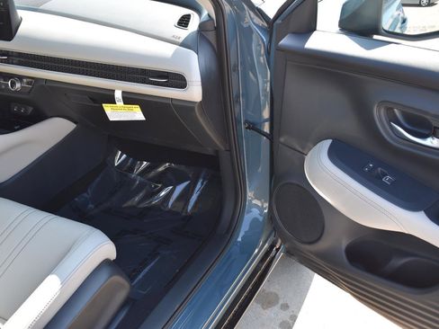 New 2026 Honda HR-V EX-L image 15